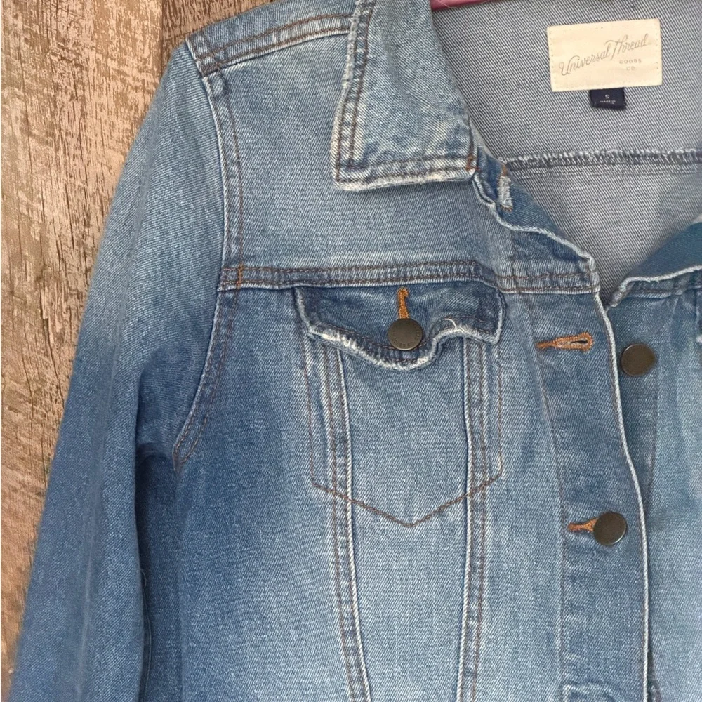 Universal Thread Classic Medium Blue Denim Jacket Size Small - Picture 5 of 12